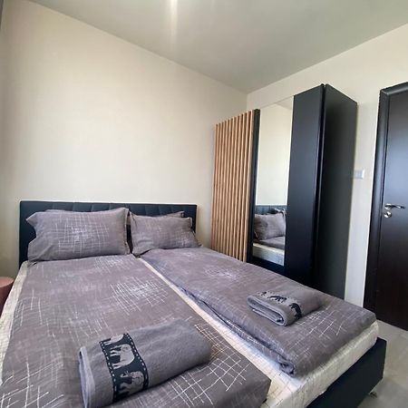 Brand New And Modern Apartment Directly Next To The Metro Station Sofia Exteriör bild