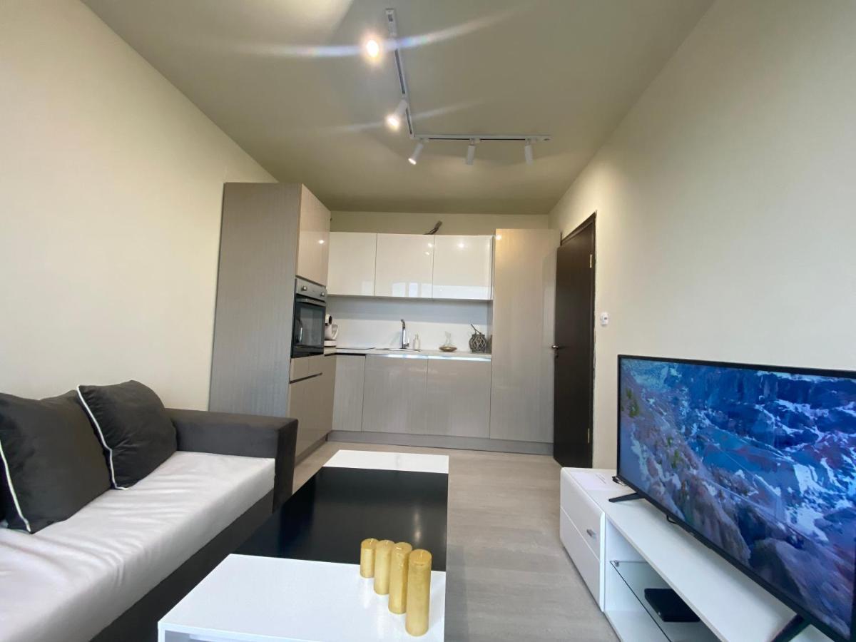 Brand New And Modern Apartment Directly Next To The Metro Station Sofia Exteriör bild