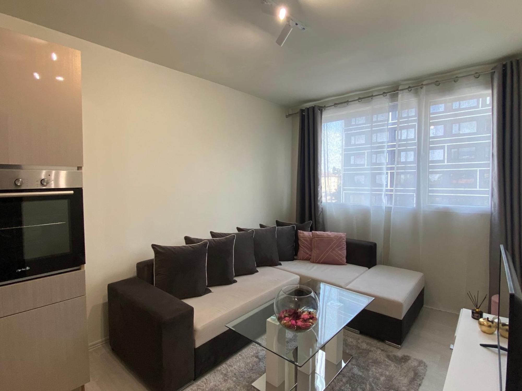 Brand New And Modern Apartment Directly Next To The Metro Station Sofia Exteriör bild